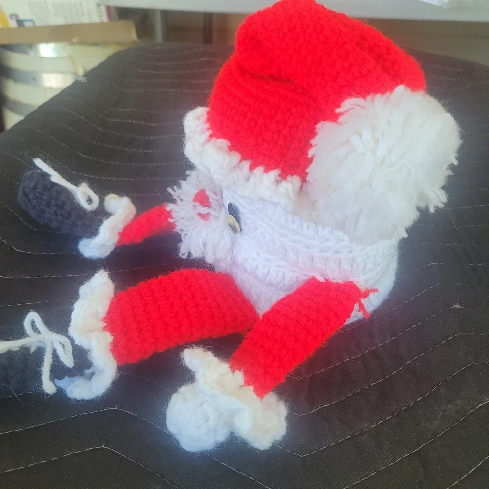 Christmas Santa Claus Handmade Toilet Paper Cover Crochet Bathroom Vtg 1980s